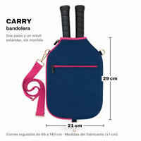 Funda CARRY azul marino de bandolera con dos mangos de pala asomando y las cotas: 29 cm de alto, 21 cm de ancho y correa de 66 a 140 cm