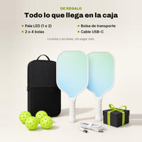 Lo que llega en la caja: pala LED, bolsa de transporte, bolas y cable USB-C; la bolsa y las bolas, de regalo